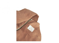Lin Français Wickeltasche Nobodinoz aus Leinen Noisette Detail mit Logoaufnäher
